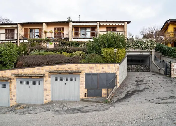 View, Pool, Near Beach, Pinball, Darts Arcade Ferienhaus Laveno-Mombello