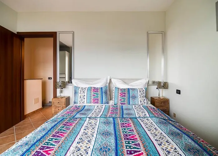 Ferienhaus View, Pool, Near Beach, Pinball, Darts Arcade Laveno-Mombello