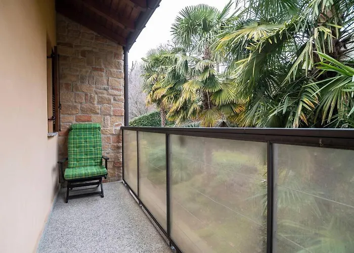 View, Pool, Near Beach, Pinball, Darts Arcade Ferienhaus Laveno-Mombello