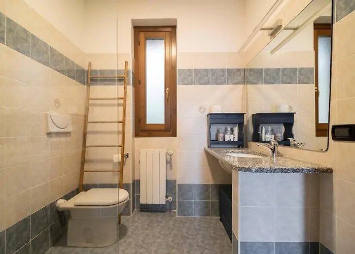 View, Pool, Near Beach, Pinball, Darts Arcade * 라베노-몸벨로