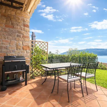 בית נופש View, Pool, Near Beach, Pinball, Darts Arcade *