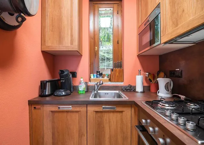 בית נופש View, Pool, Near Beach, Pinball, Darts Arcade לאבנו-מומבלו