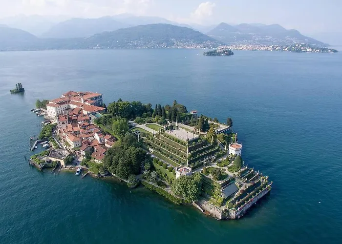 View, Pool, Near Beach, Pinball, Darts Arcade * לאבנו-מומבלו