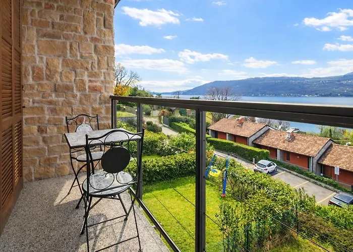 View, Pool, Near Beach, Pinball, Darts Arcade בית נופש לאבנו-מומבלו